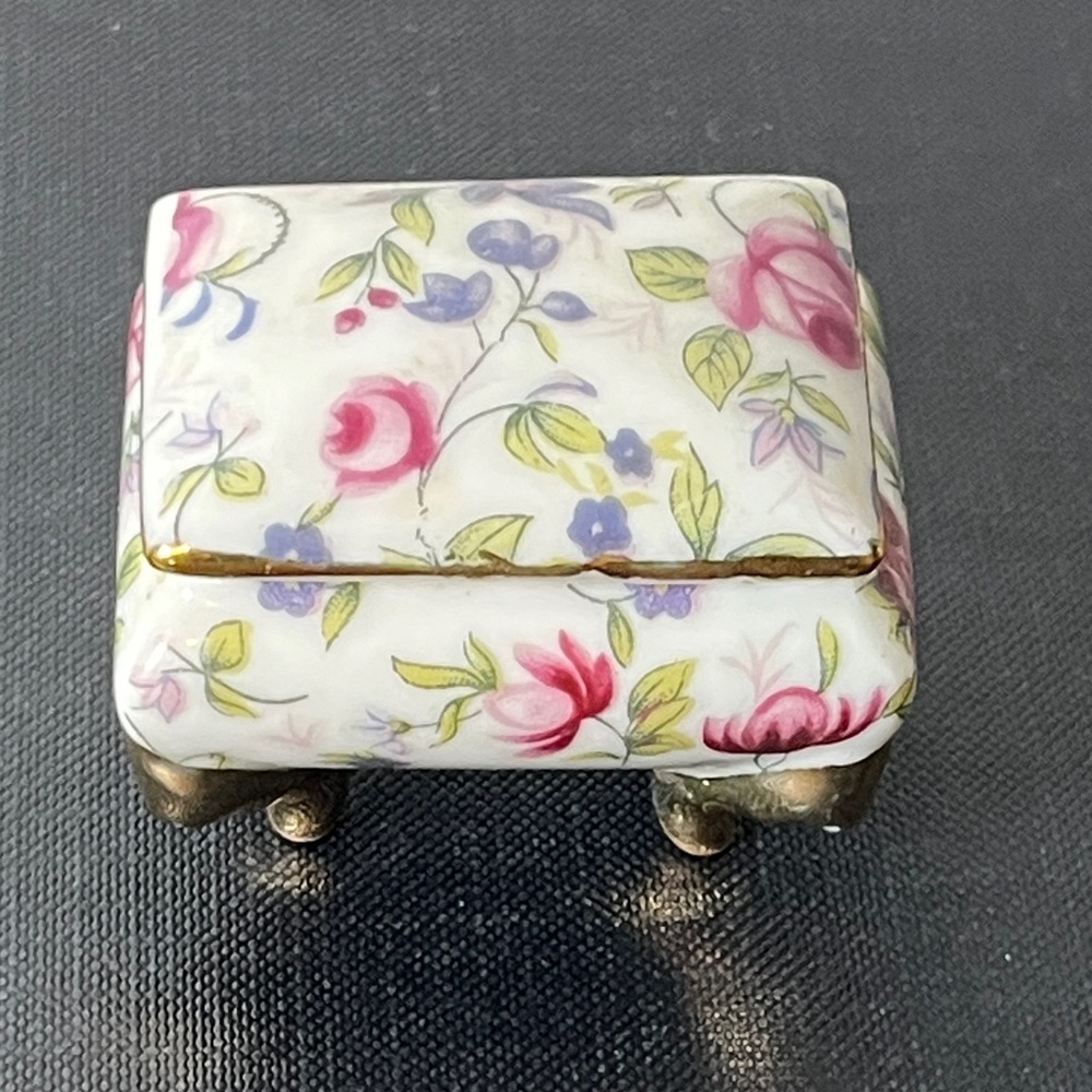 Vintage Miniature Porcelain‎ Floral Chintz Footed Trinket Box